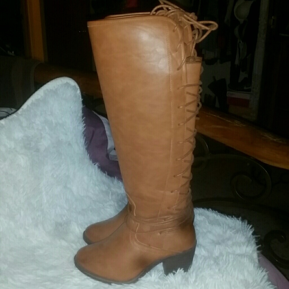 Boots - Picture 3 of 3